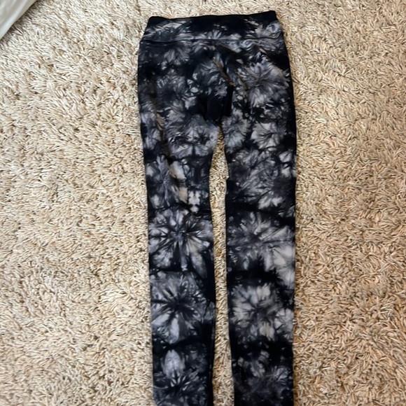 Black and grey size XS wild-fable leggings. - Picture 2 of 3